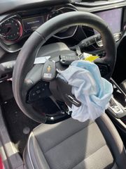 2021 Chevrolet Trailblazer FWD RS - Interior Steering Wheel With Keys Image